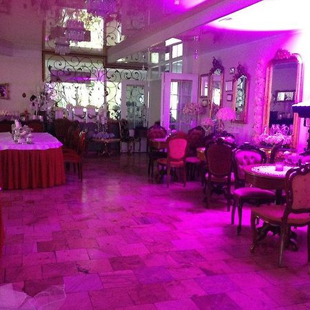 Acwador Hotel Pleszew Kültér fotó