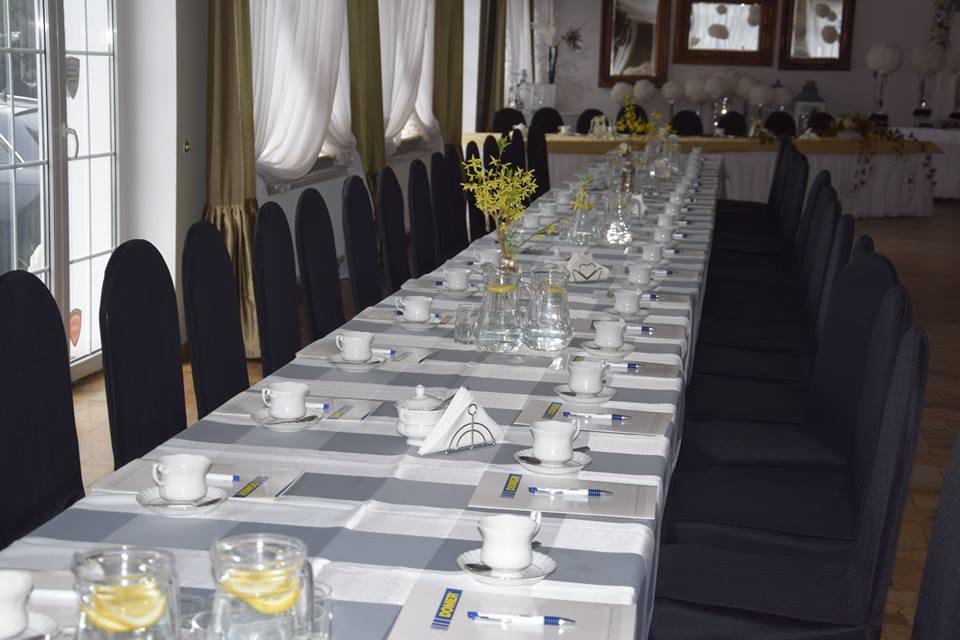 Acwador Hotel Pleszew Kültér fotó